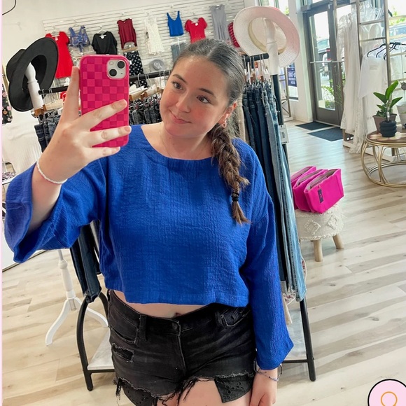 🎀 Host Pick 🎀 RELAXED 3/4 SLEEVE CROP TOP BLUE - Picture 3 of 3